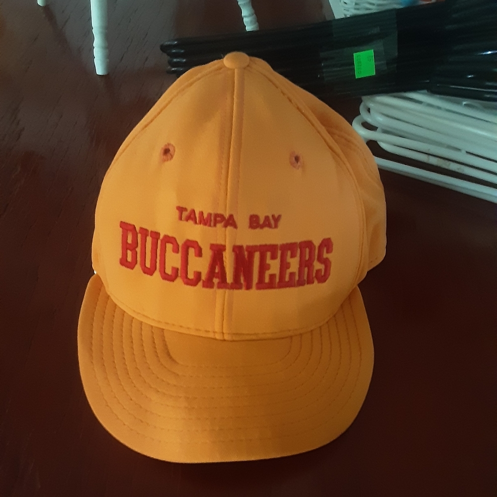 Vintage tampa bay buccaneers hat
